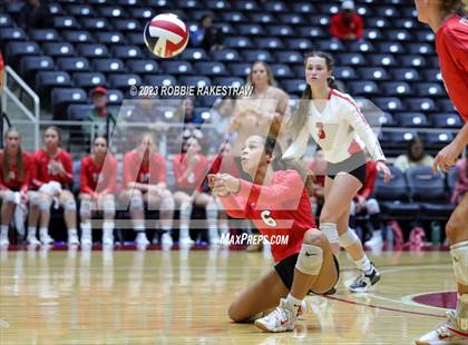 Thumbnail 2 in Columbus vs. Gunter (UIL 3A Volleyball Semifinal) photogallery.