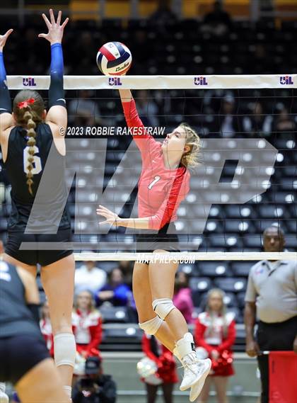 Thumbnail 1 in Columbus vs. Gunter (UIL 3A Volleyball Semifinal) photogallery.