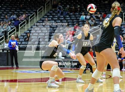 Thumbnail 1 in Columbus vs. Gunter (UIL 3A Volleyball Semifinal) photogallery.