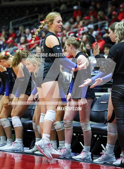 Thumbnail 1 in Columbus vs. Gunter (UIL 3A Volleyball Semifinal) photogallery.