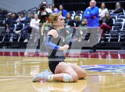 Thumbnail 2 in Columbus vs. Gunter (UIL 3A Volleyball Semifinal) photogallery.