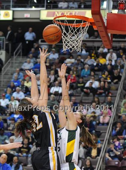 Thumbnail 2 in Delone Catholic vs. York Catholic (D3 Class AA Final) photogallery.