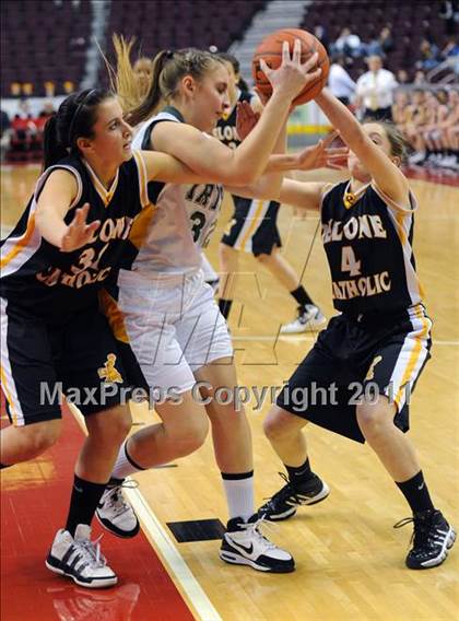 Thumbnail 1 in Delone Catholic vs. York Catholic (D3 Class AA Final) photogallery.