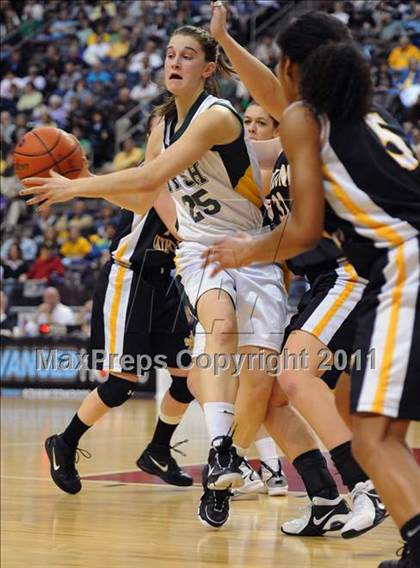 Thumbnail 2 in Delone Catholic vs. York Catholic (D3 Class AA Final) photogallery.