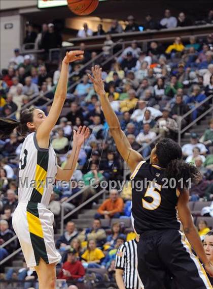 Thumbnail 3 in Delone Catholic vs. York Catholic (D3 Class AA Final) photogallery.