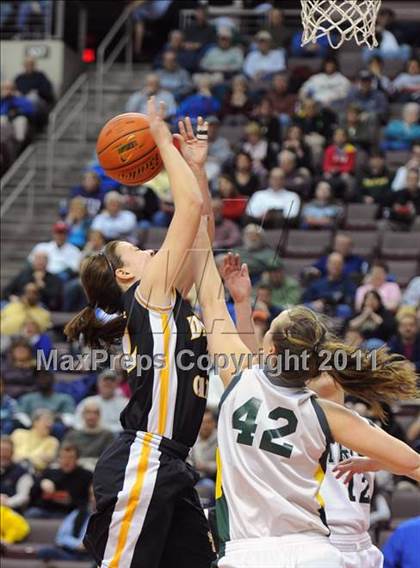 Thumbnail 2 in Delone Catholic vs. York Catholic (D3 Class AA Final) photogallery.