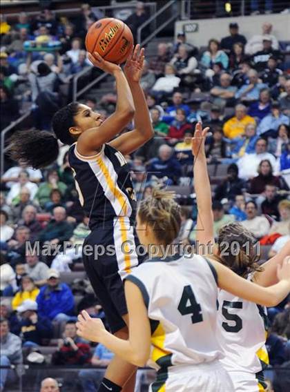 Thumbnail 1 in Delone Catholic vs. York Catholic (D3 Class AA Final) photogallery.