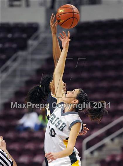 Thumbnail 2 in Delone Catholic vs. York Catholic (D3 Class AA Final) photogallery.