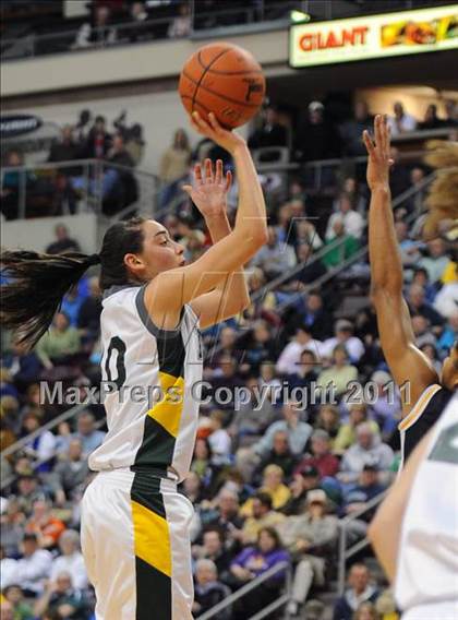 Thumbnail 3 in Delone Catholic vs. York Catholic (D3 Class AA Final) photogallery.