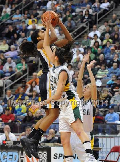 Thumbnail 3 in Delone Catholic vs. York Catholic (D3 Class AA Final) photogallery.