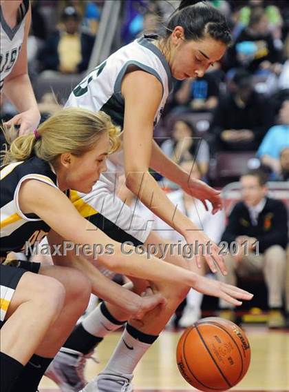 Thumbnail 2 in Delone Catholic vs. York Catholic (D3 Class AA Final) photogallery.