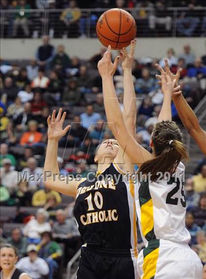 Thumbnail 3 in Delone Catholic vs. York Catholic (D3 Class AA Final) photogallery.
