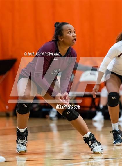 Thumbnail 2 in Glenbrook North vs. Champaign Central photogallery.