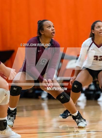 Thumbnail 3 in Glenbrook North vs. Champaign Central photogallery.