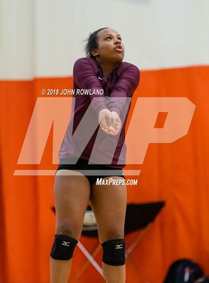 Thumbnail 3 in Glenbrook North vs. Champaign Central photogallery.