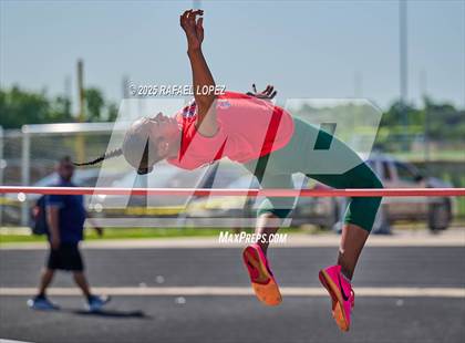 Thumbnail 1 in UIL 6A Track & Field Area 21&22 (High Jump) photogallery.