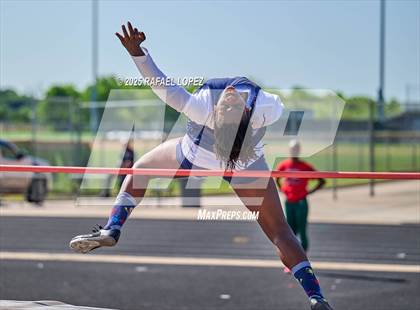 Thumbnail 2 in UIL 6A Track & Field Area 21&22 (High Jump) photogallery.