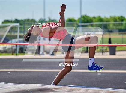 Thumbnail 2 in UIL 6A Track & Field Area 21&22 (High Jump) photogallery.