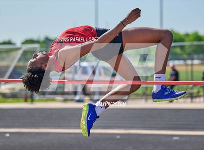 Thumbnail 3 in UIL 6A Track & Field Area 21&22 (High Jump) photogallery.