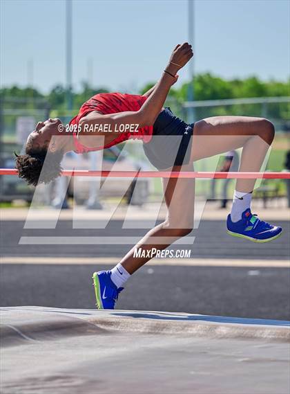 Thumbnail 1 in UIL 6A Track & Field Area 21&22 (High Jump) photogallery.