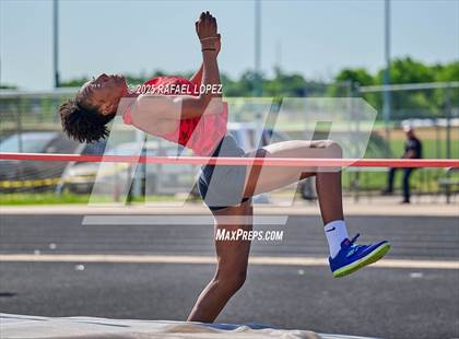 Thumbnail 1 in UIL 6A Track & Field Area 21&22 (High Jump) photogallery.