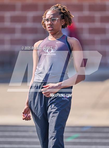 Thumbnail 2 in UIL 6A Track & Field Area 21&22 (High Jump) photogallery.