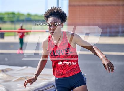 Thumbnail 1 in UIL 6A Track & Field Area 21&22 (High Jump) photogallery.