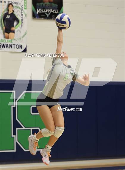 Thumbnail 1 in Mountain Crest @ Ridgeline photogallery.