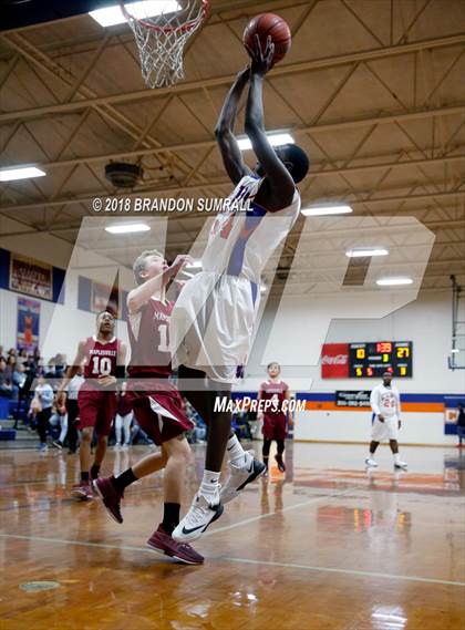 Thumbnail 3 in Chilton County vs Maplesville (Chilton County Tournament) photogallery.
