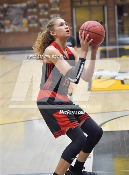 Thumbnail 3 in Maricopa vs. Gilbert photogallery.
