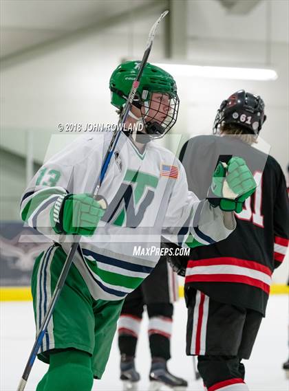 Thumbnail 3 in New Trier (Green) vs Benet Academy photogallery.