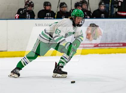 Thumbnail 1 in New Trier (Green) vs Benet Academy photogallery.