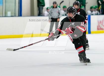 Thumbnail 1 in New Trier (Green) vs Benet Academy photogallery.