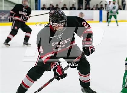 Thumbnail 3 in New Trier (Green) vs Benet Academy photogallery.