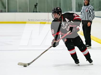 Thumbnail 3 in New Trier (Green) vs Benet Academy photogallery.