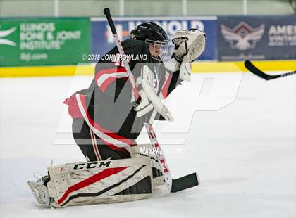 Thumbnail 1 in New Trier (Green) vs Benet Academy photogallery.