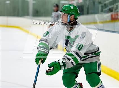 Thumbnail 3 in New Trier (Green) vs Benet Academy photogallery.