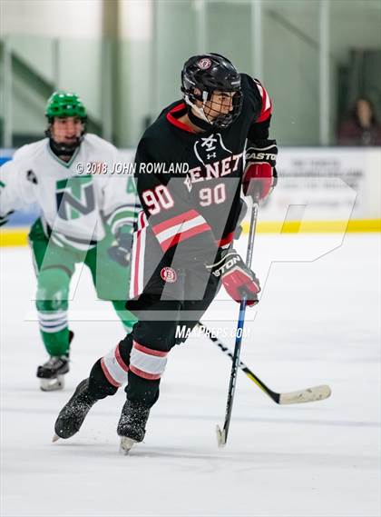 Thumbnail 3 in New Trier (Green) vs Benet Academy photogallery.
