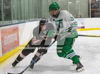 Thumbnail 1 in New Trier (Green) vs Benet Academy photogallery.