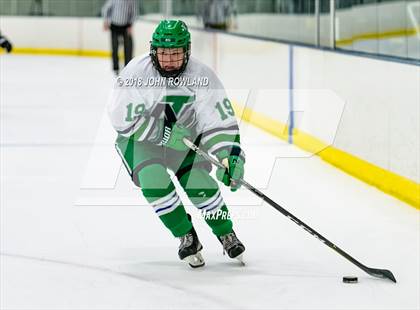 Thumbnail 1 in New Trier (Green) vs Benet Academy photogallery.