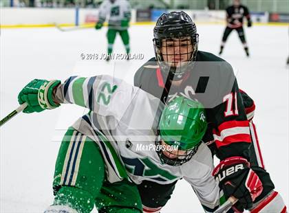 Thumbnail 1 in New Trier (Green) vs Benet Academy photogallery.