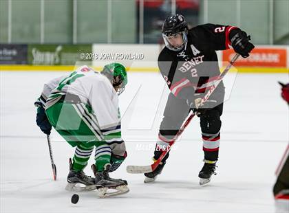 Thumbnail 1 in New Trier (Green) vs Benet Academy photogallery.