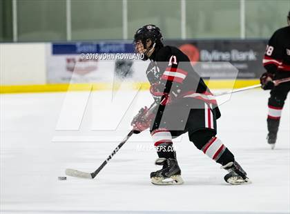 Thumbnail 1 in New Trier (Green) vs Benet Academy photogallery.