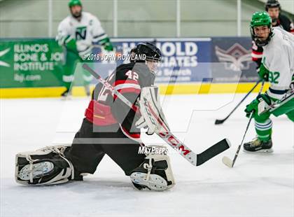 Thumbnail 2 in New Trier (Green) vs Benet Academy photogallery.