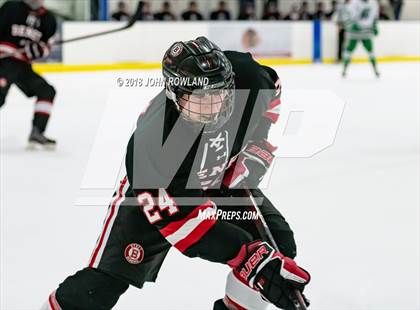 Thumbnail 1 in New Trier (Green) vs Benet Academy photogallery.
