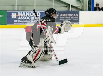 Thumbnail 1 in New Trier (Green) vs Benet Academy photogallery.