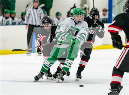 Thumbnail 2 in New Trier (Green) vs Benet Academy photogallery.
