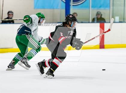 Thumbnail 1 in New Trier (Green) vs Benet Academy photogallery.
