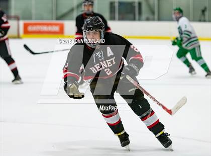 Thumbnail 2 in New Trier (Green) vs Benet Academy photogallery.