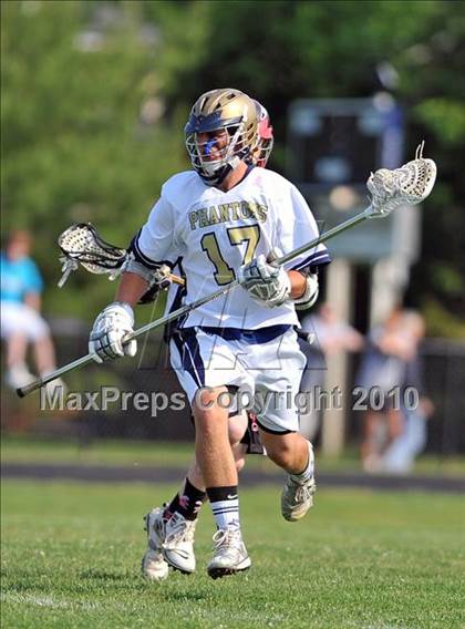 Thumbnail 3 in Mount Sinai vs. Bayport-Blue Point (Section 11 Class C Semifinal) photogallery.